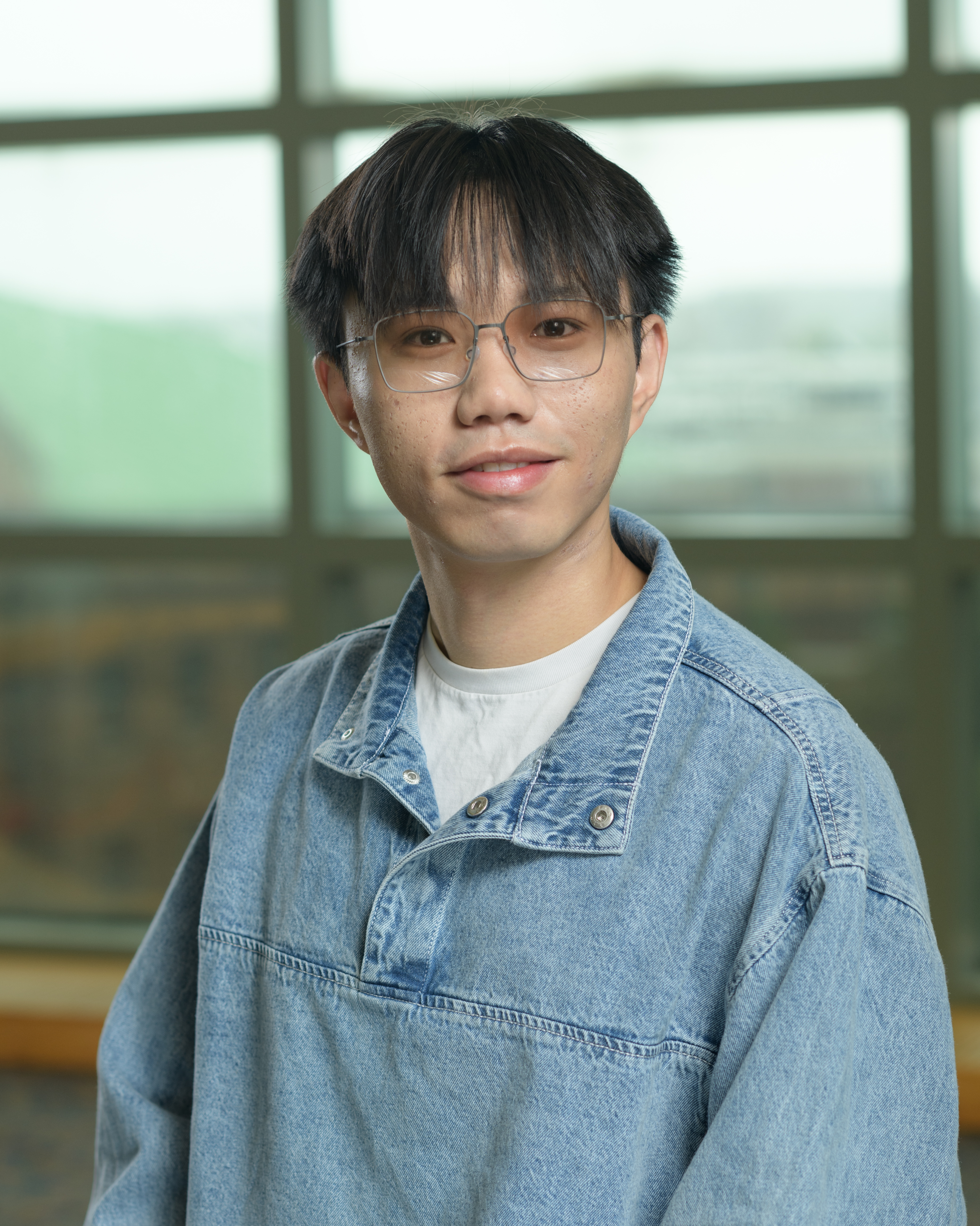 Junxi Yi （易俊希）